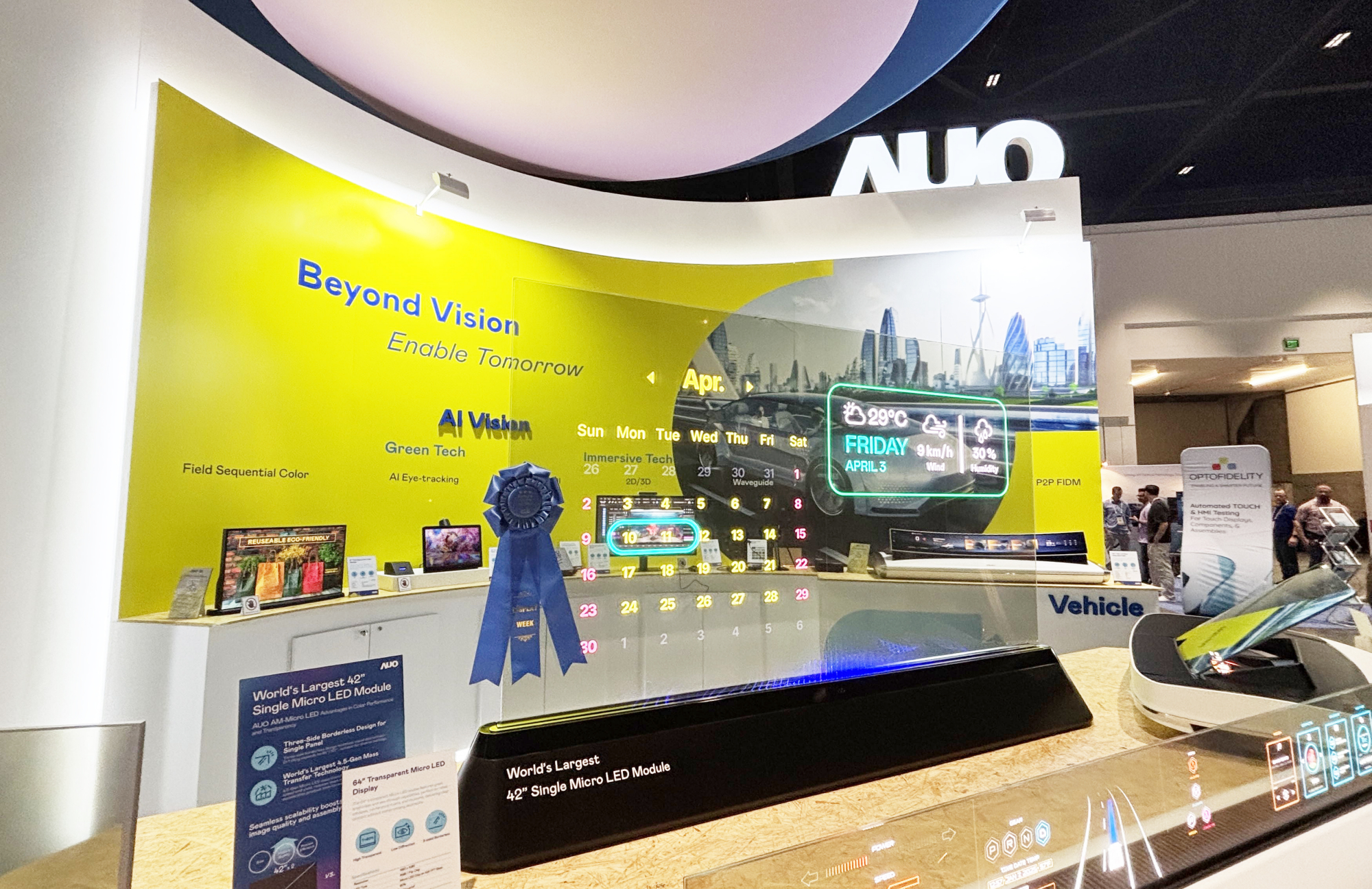 LEYU�پW64��͸��Micro LED�@ʾ���@�����Micro LED���g���ê�������^���͸����͸���ԣ�ͬ�r�߂�1,000 nits�ĸ����ȱ��F����͸�^�����ğo�pƴ�����������������`����ڶ�Ԫ������չ�F��Micro LED�@ʾ���g���r�յğo�ޝ���